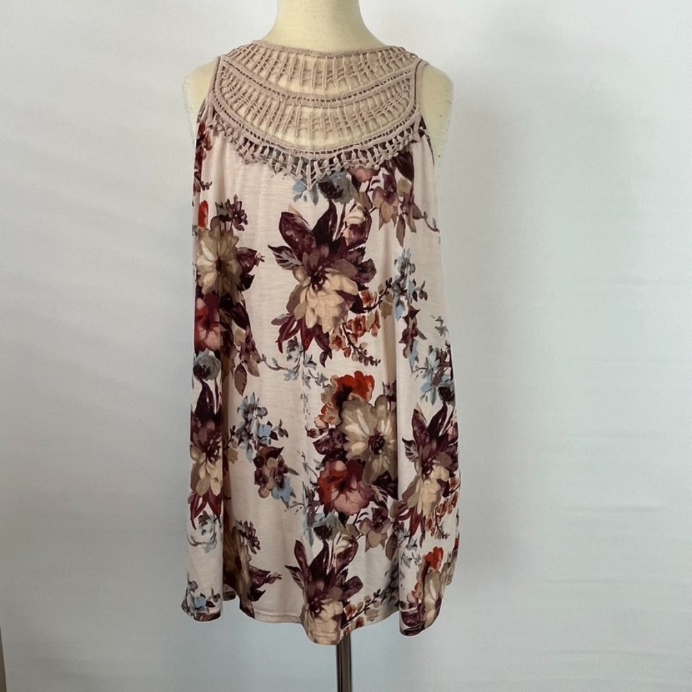 NAIF Floral Tank Top Shirt ((size XL))